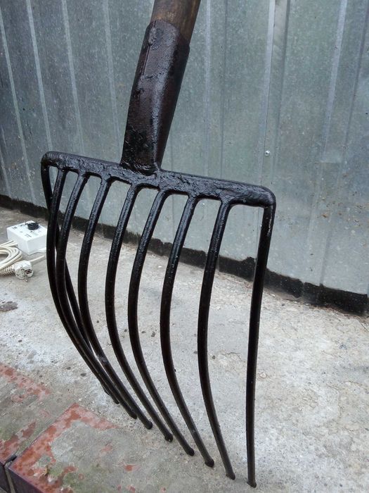 Widły do ziemniaków gable metalowe oprawione 9 zębów