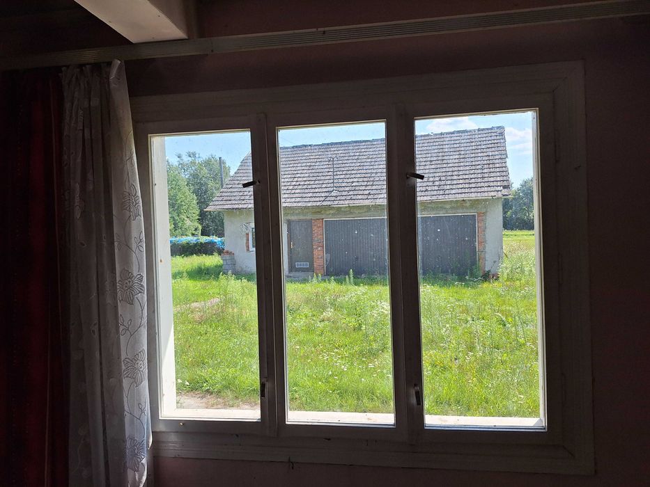 Atrakcyjna działka 15 arów ze starym domem i budynkiem gospodarczym. Warunki zabudowy - Więcej