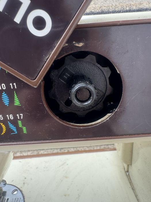 Maquina costura oliva