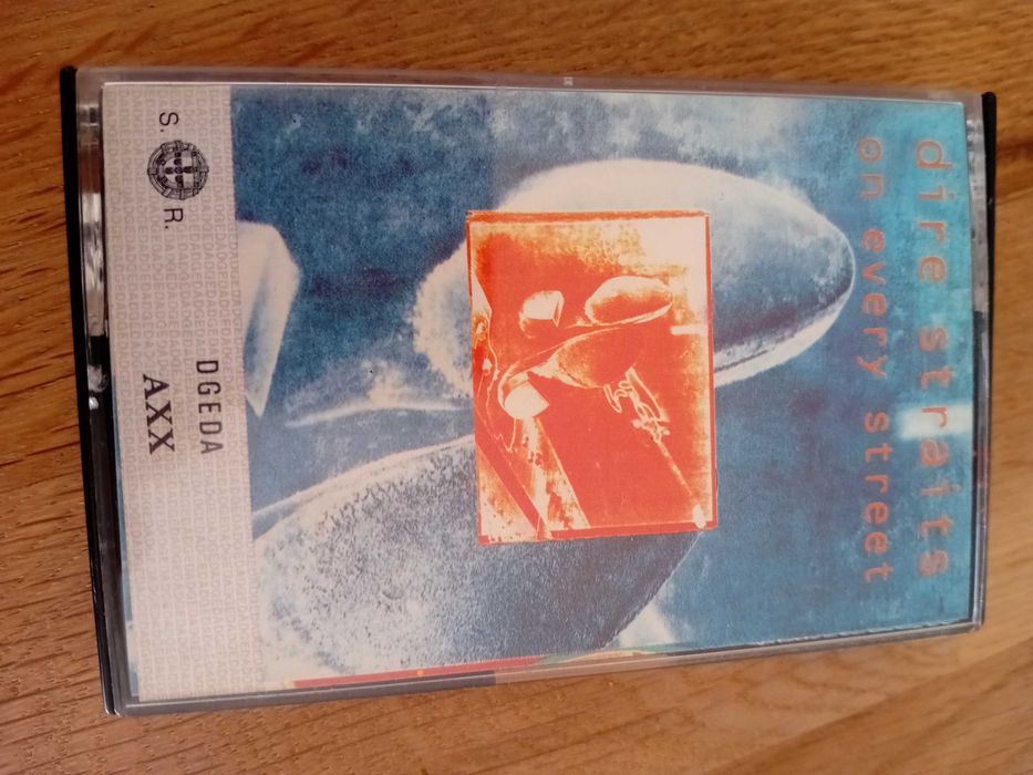 Dire Straits – On Every Street | Cassete Original