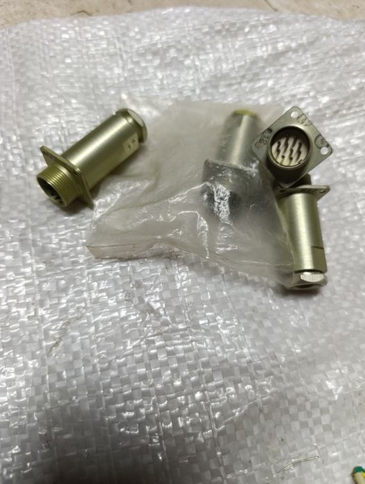 Електричні роз'єми