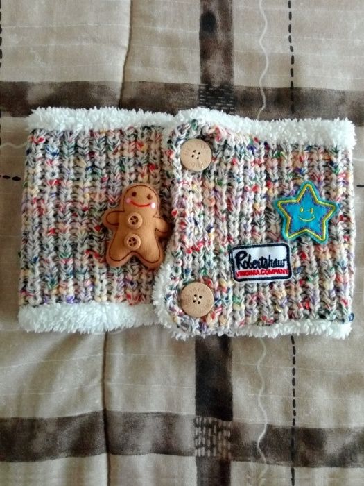 Meiyaya Scarf/Neck Warmer with White Characters