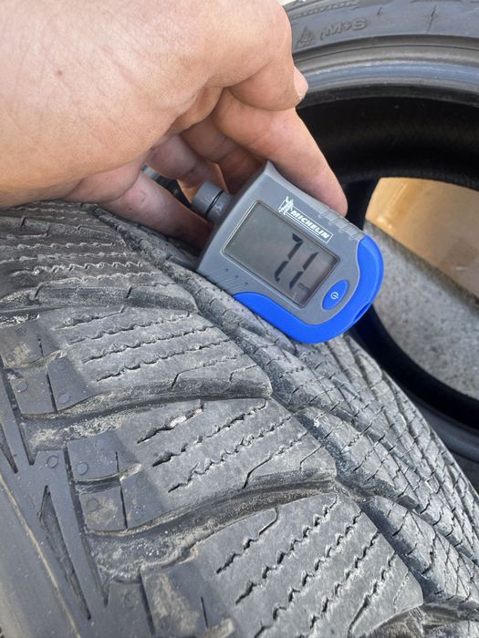 Зимова гума Goodyear UltraGrip Ice 2 245/40 R19 98T 2022 року 7мм