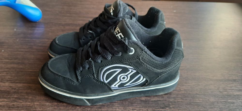 Кроссовки на роликах hellys 34 размер