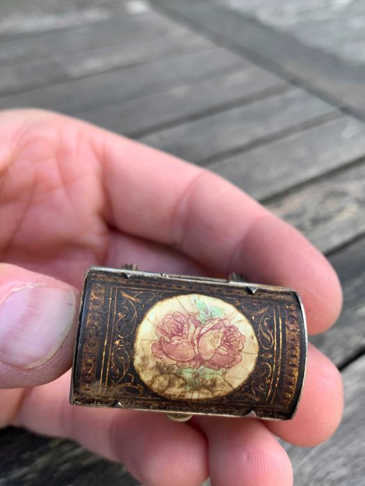 miniaturowa zabytkowa szkatułka kasetka, pudełeczko ozdobne, antyk