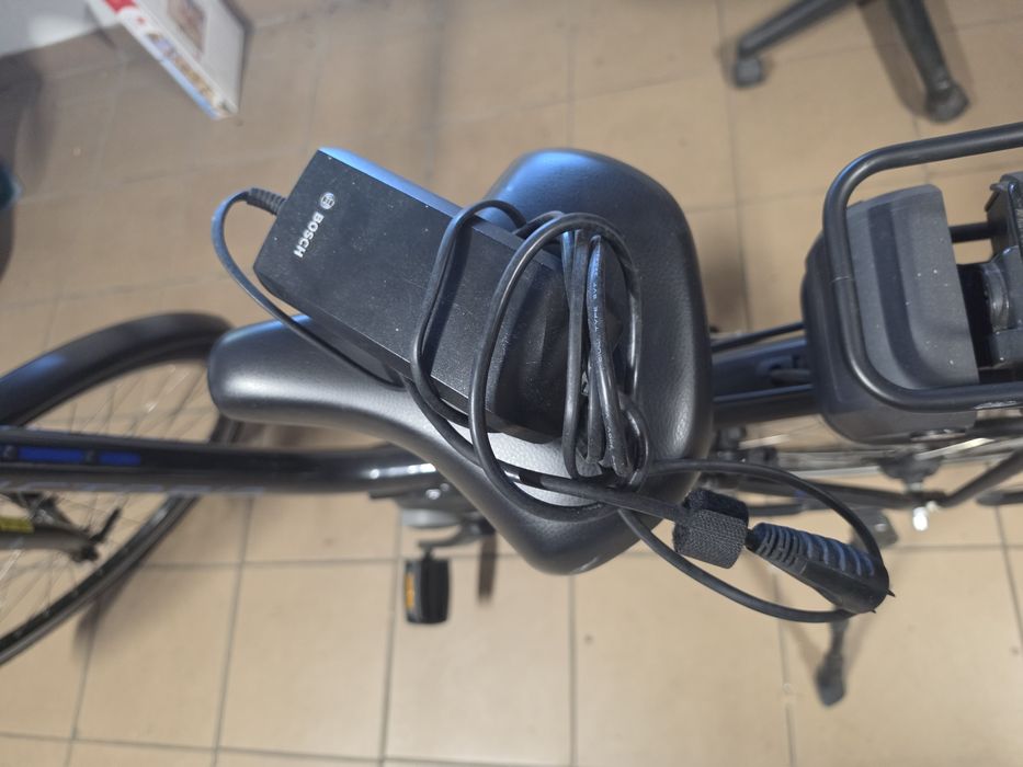 Rower elektryczny Victoria Damka + Bagaznik