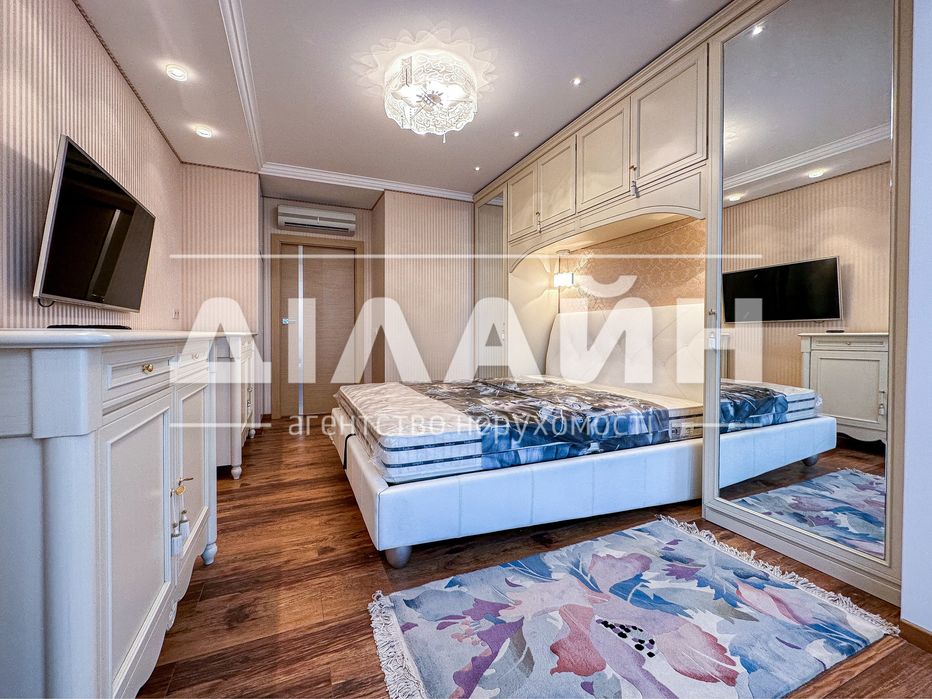 Авторський проект 4 кімн у класичному стилі по вул. Приходський.