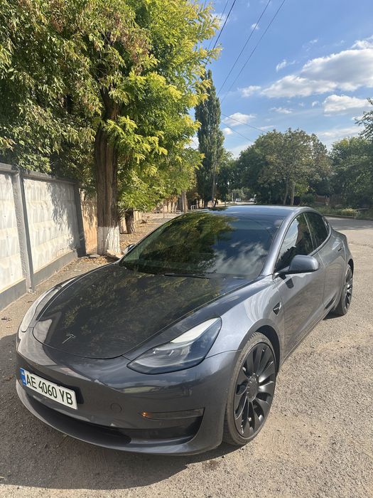 Tesla model 3 performance