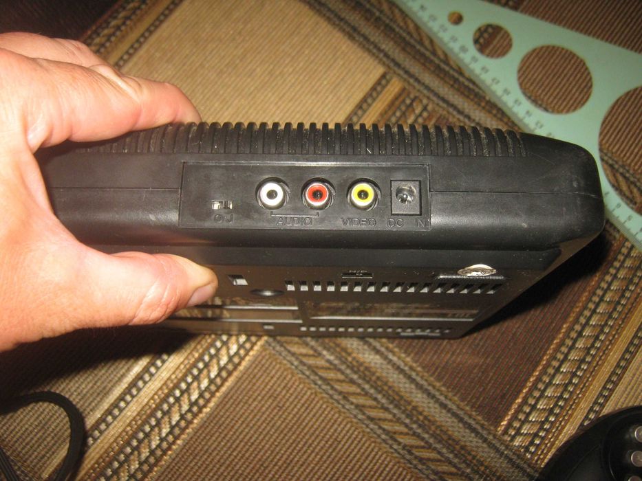 Приставка Genesis с беспроводным джойстиком и флэш-памятью.Рабочая.