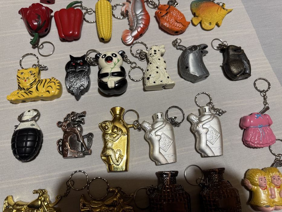 Lote de 32 porta-chaves/isqueiros - vazios