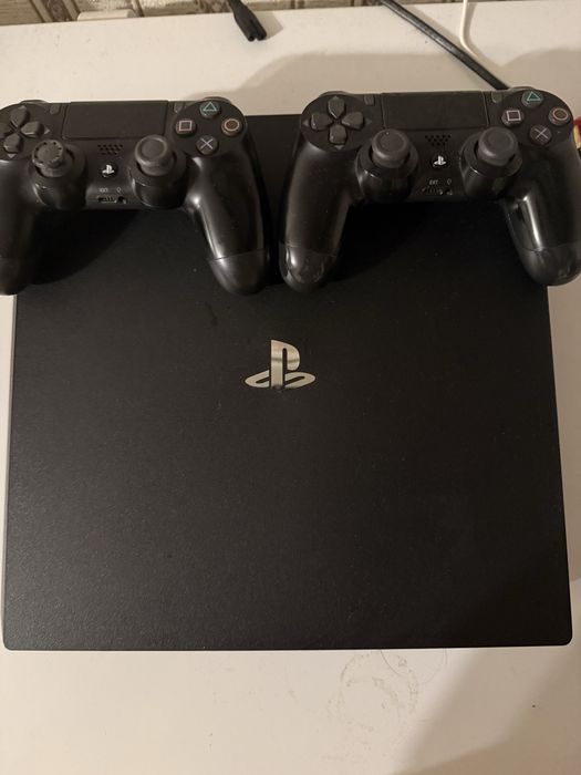 Продам PlayStation 4 Pro
