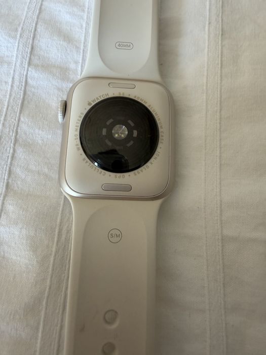 2 Apple Watch SE 3
