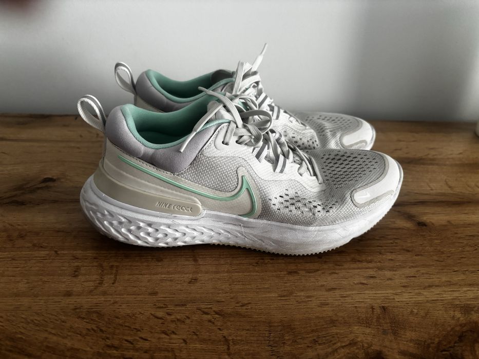 Buty do biegania nike react miller 39