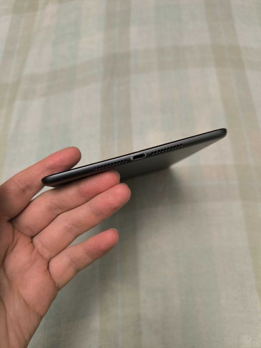 Планшет Apple iPad mini 5 7.9" на 256 гб