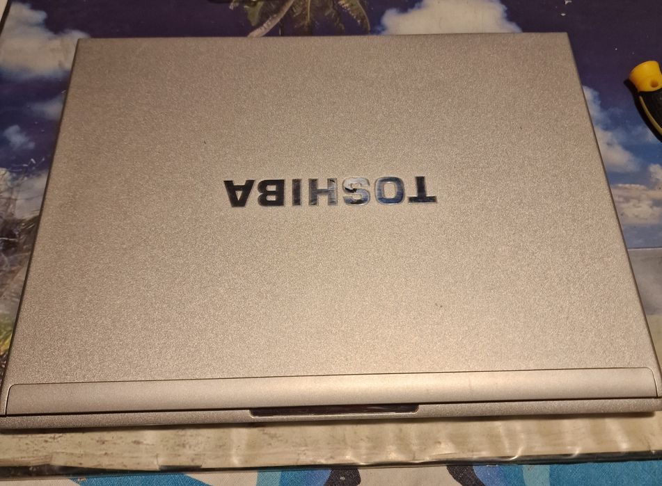 Toshiba portege R500 - Windows e Office
Windows + Office 

Ecrã 12 Pol