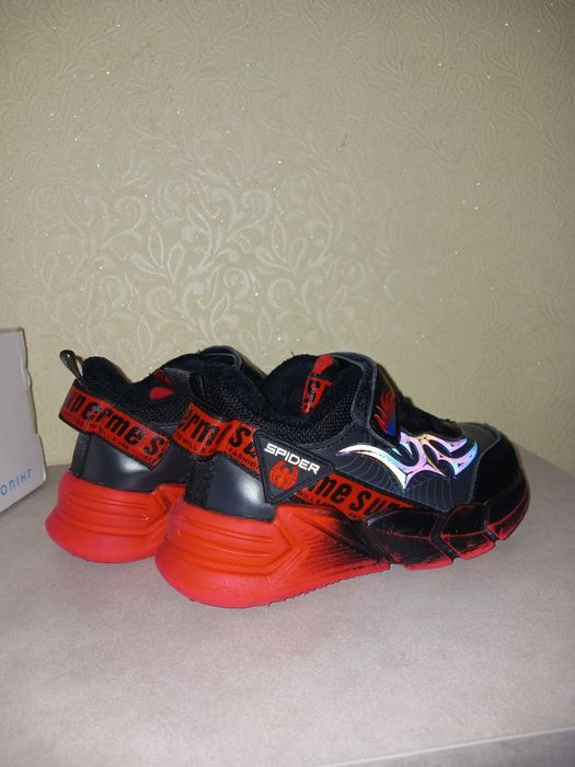 Утеплені кросівки на хлопчика 25р