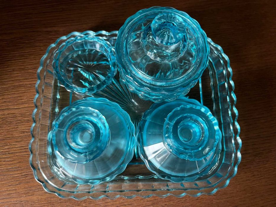 Szklany zestaw na toaletkę stół błękitne szkło vintage