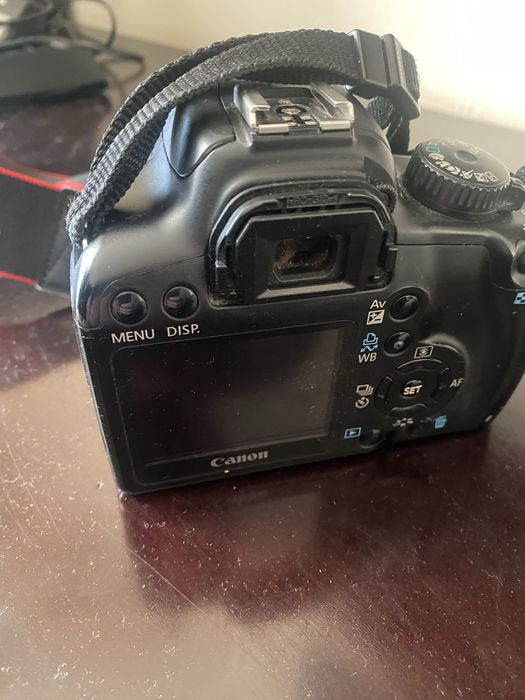 Фотоапарат Canon  D1000
