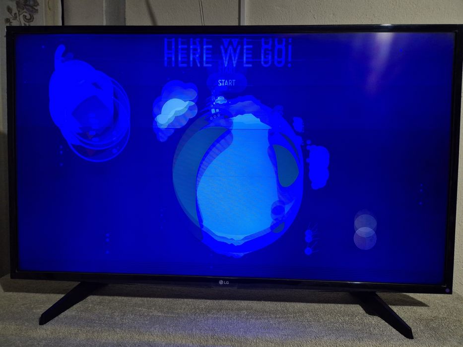 LG Smart TV Webos 4K UHD 43" completa para peças ou reparar