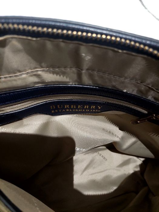 Granatowa torebka Burberry