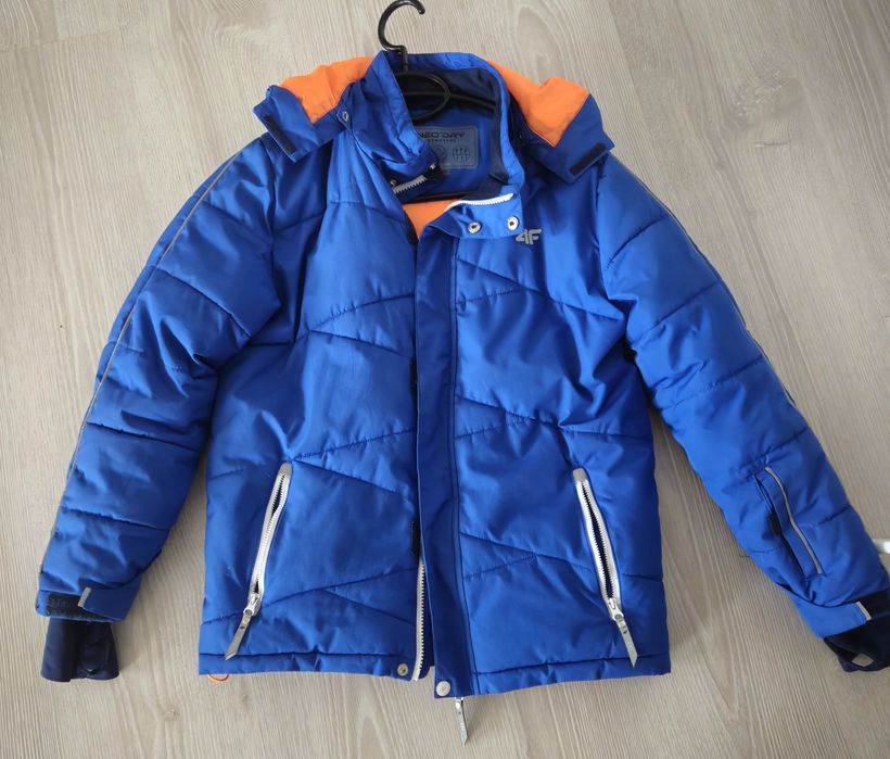 Куртка зимова - лижна б/у.