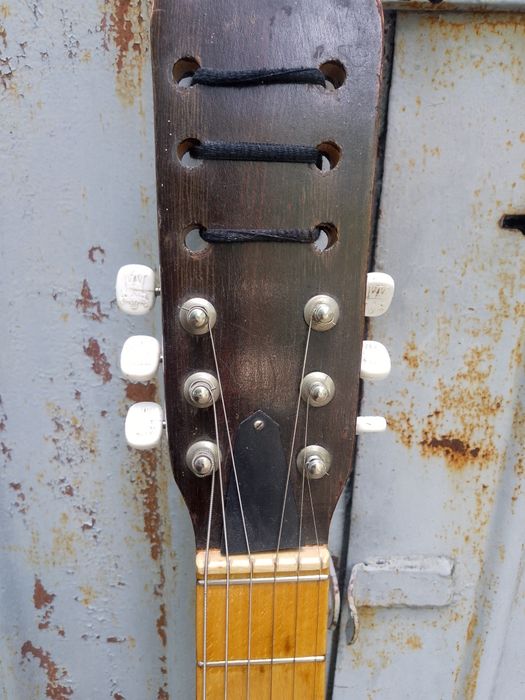 Гитара акустическая 12 струнка.