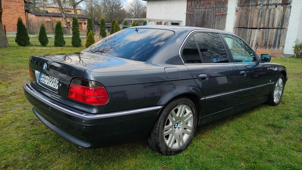 BMW seria 7 E38 3.0 benzyna v8