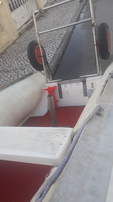 Barco semi rígido