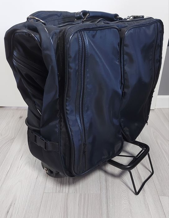 Wielofunkcyjna torba na garnitur na kółkach