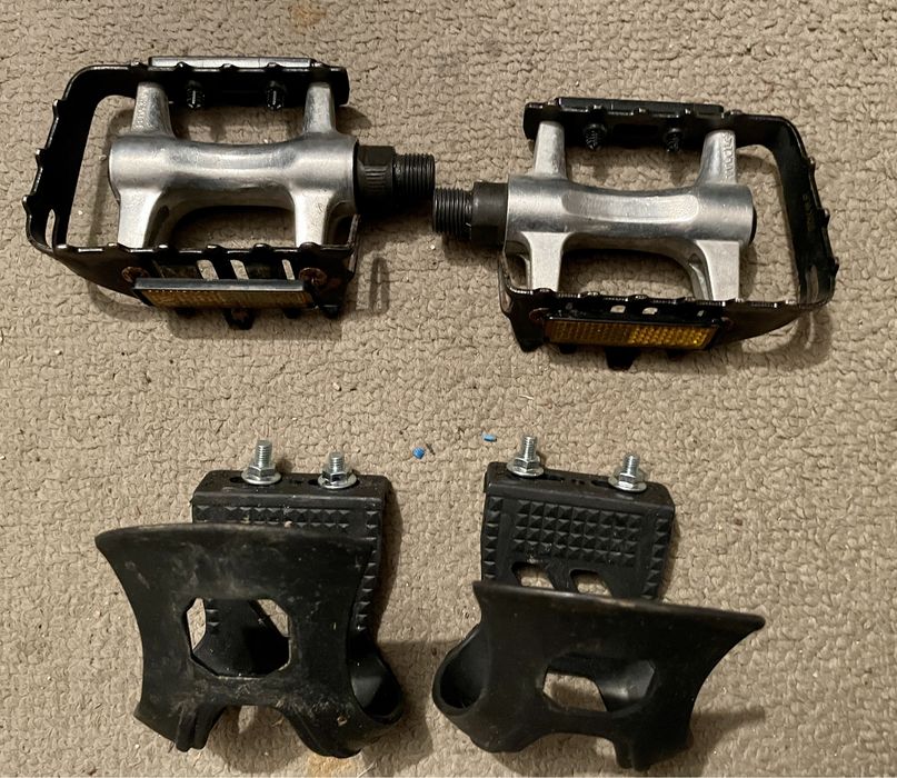 BTT Pedais Shimano e aluminio Punhos SCOTT Syncros Aperto espigão KCNC