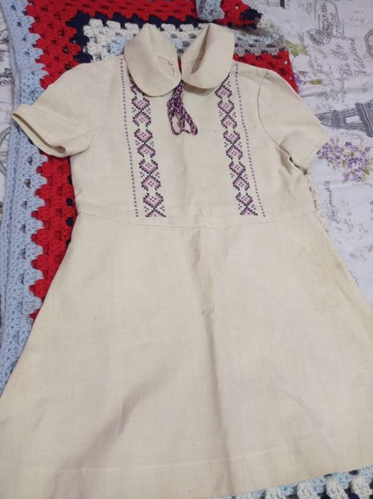 Продається вишита сукня