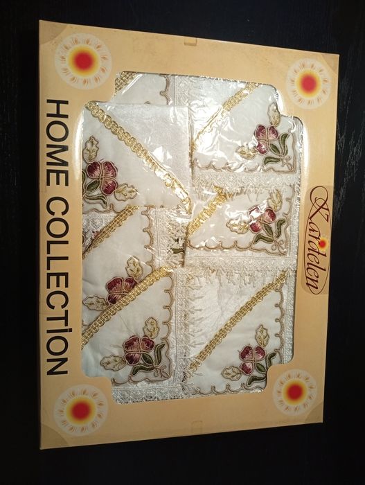 Скатертина +12 серветок Kardelen