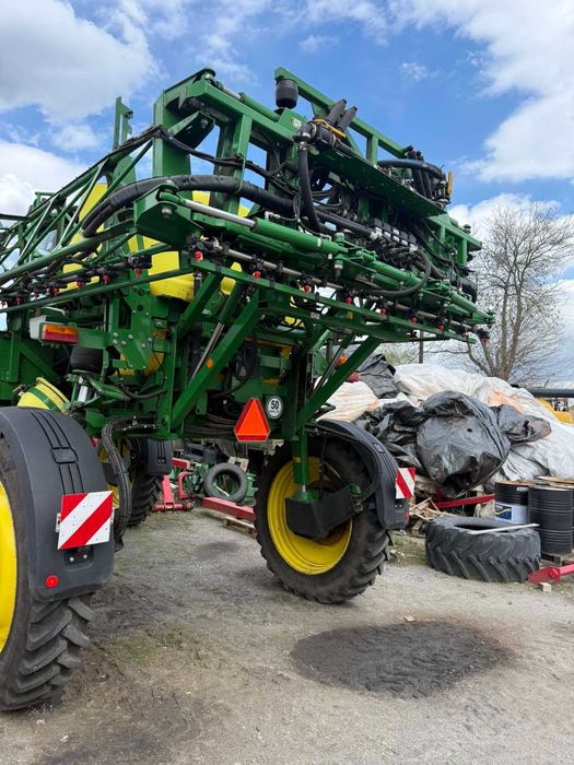 Обприскувач самохідний John Deere M4040