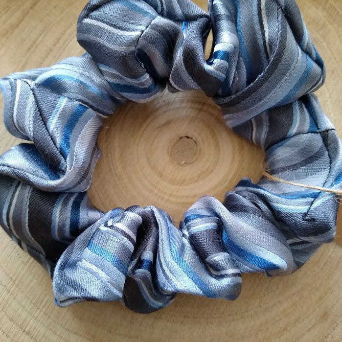 Nowa jedwabna gumka scrunchie