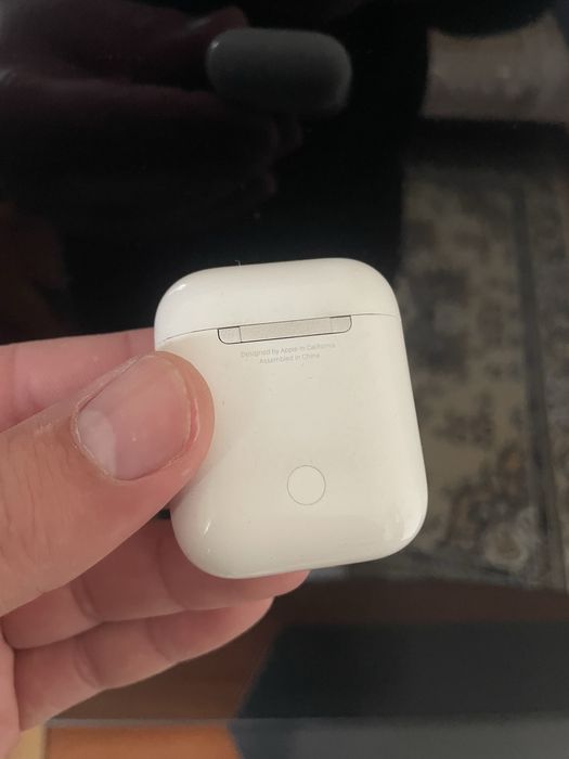 продам airpods (один лівий навушник)