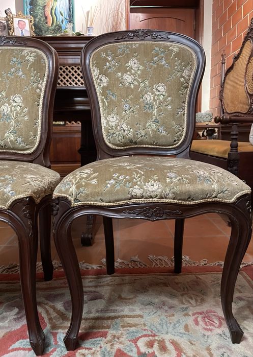 Conjunto mesa com 4 cadeiras