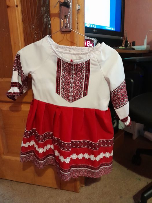 Вишите для дівчаток і хлопців