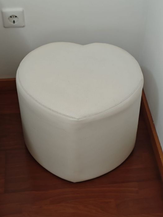 Lote Mobiliario de Quarto Branco Lacado (Cama com gavetas + 5 peças)