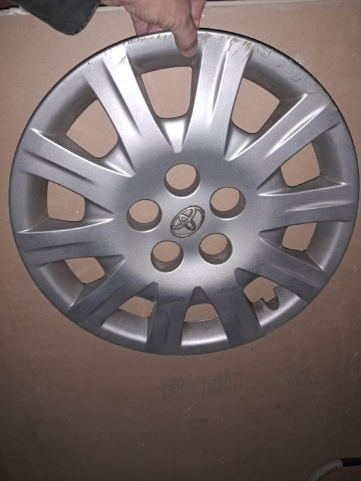 Колпаки R16  Toyota Avensis оригинал