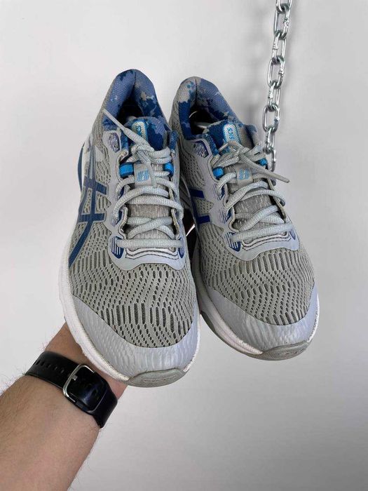 Жіночі спортивні кросівки asics gt-1000 8