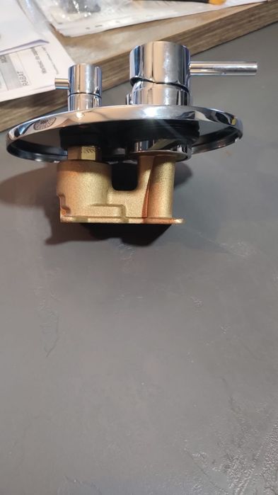 Bateria natryskowa Graff M.E., podtynkowa, chrom
