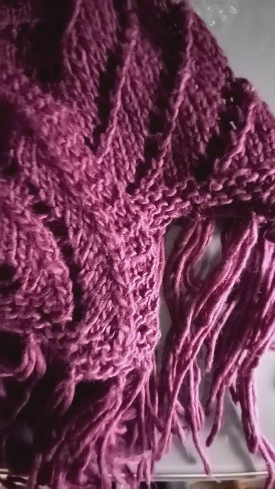 Fioletowa chusta z fredzlami  jak nowa