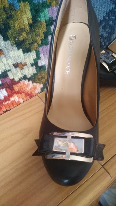 Туфли -37  Girnaive