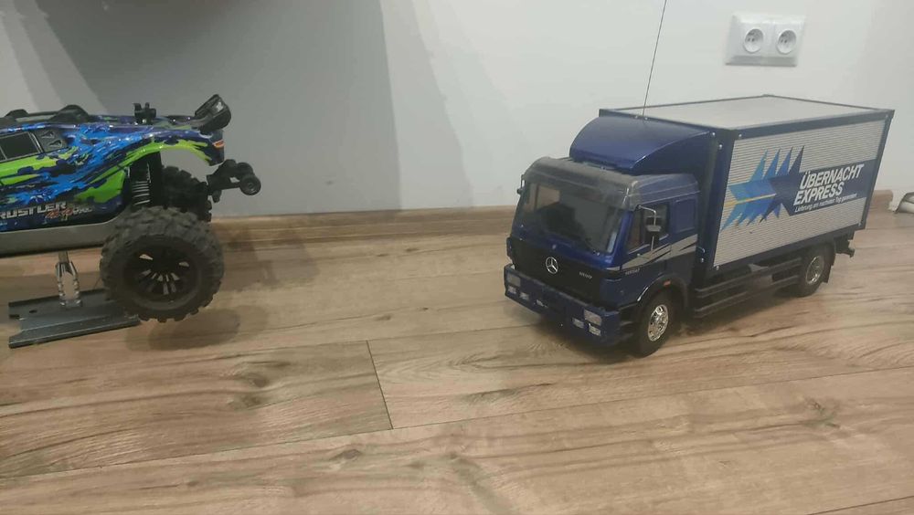 Model rc Mercedes-Benz 1850L Tamiya 56307