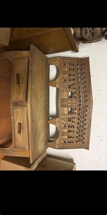Peça de artesanato em madeira