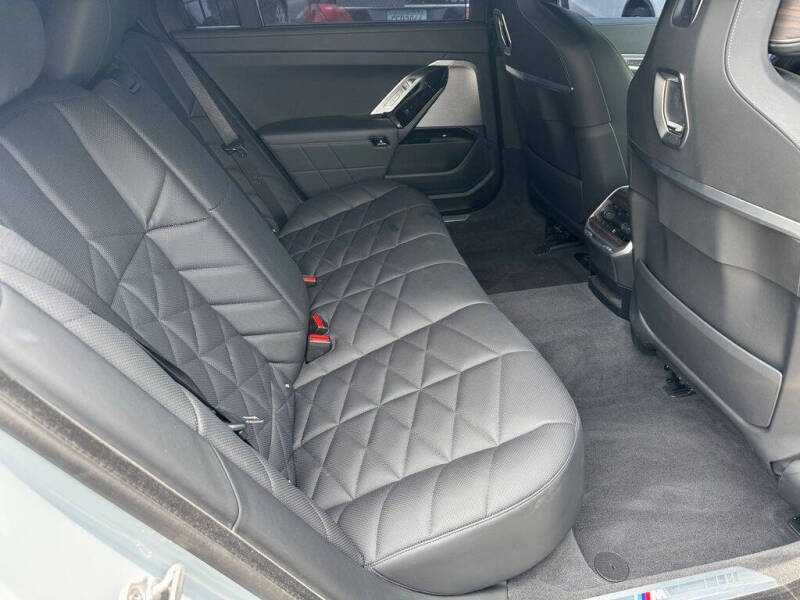2023 BMW 7 Series 740i