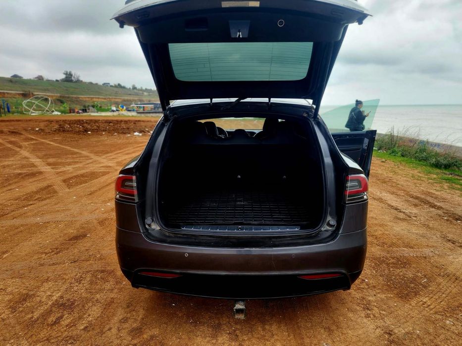 Продам Tesla model X 18 год 100D