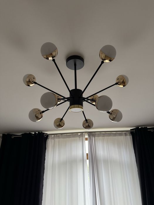 Продам Люстру в новому стані