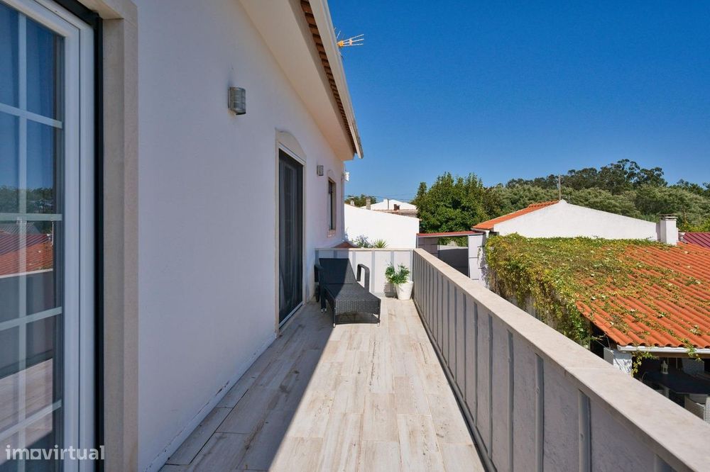 Moradia T5 Renovada com Piscina em Óbidos