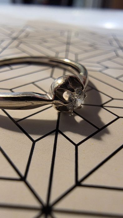 Złoty  Pierścionek  z diamentem